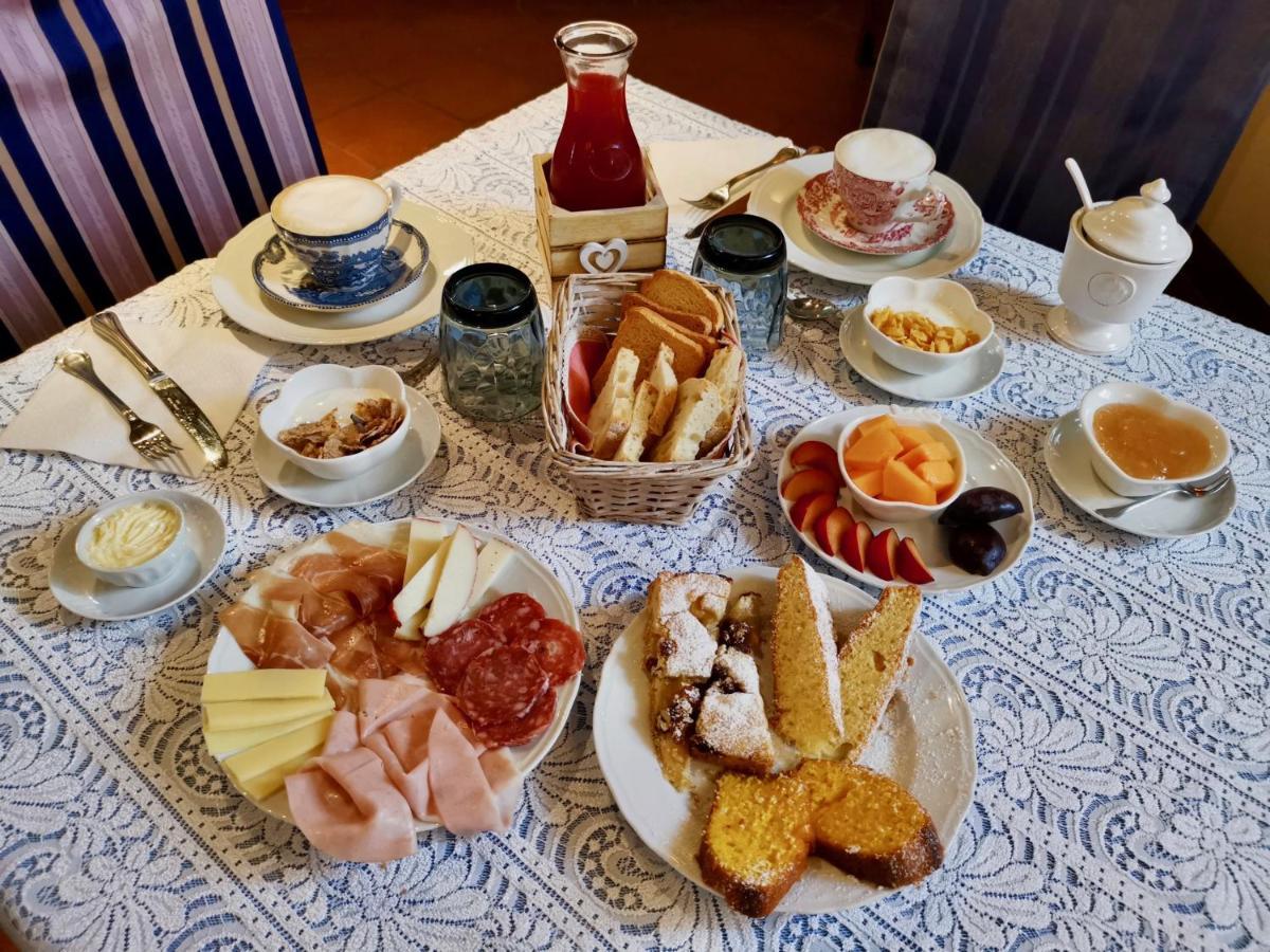 レライス オロスコーポ ホテル サンセポルクロ エクステリア 写真